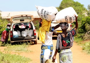 OSCAR WANJE DISTRIBUTES GOVERNMENT RELIEF FOOD TO GANDA WARD RESIDENTS